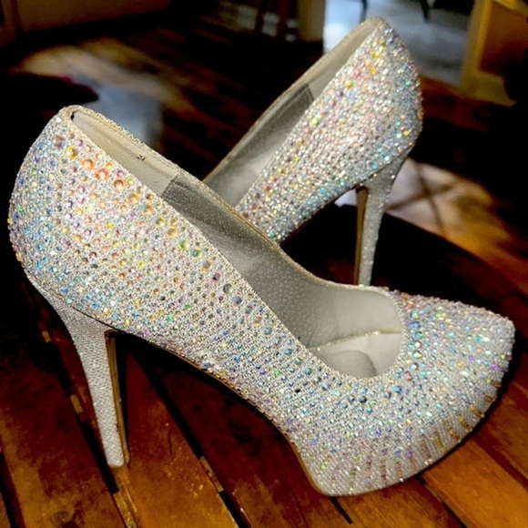 Dream Pairs Gorgeous Silver Rhinestone Heels Brides, Proms, etc. Size 10. EUC - Picture 3 of 5